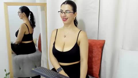 Snapshot of allison0724 chatting on 11/04/25, 07:13 online show from 11/04/25, 07:13