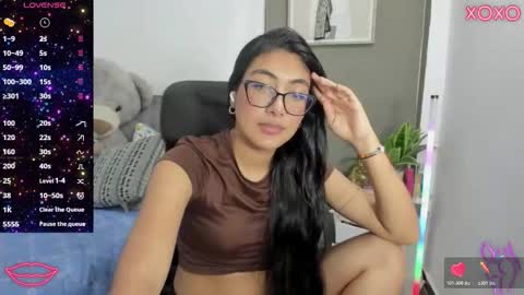 Snapshot of allison_18_ chatting on 11/20/25, 02:23 Nana online show from 11/20/25, 02:23