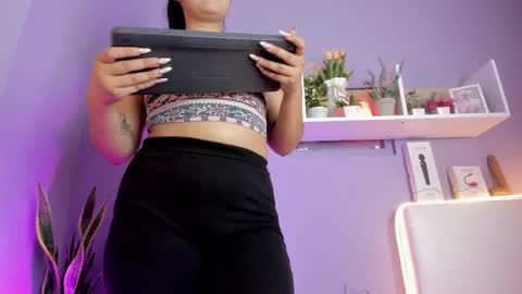 Snapshot of allison_peach chatting on 06/03/26, 08:36 Alisson online show from 06/03/26, 08:36