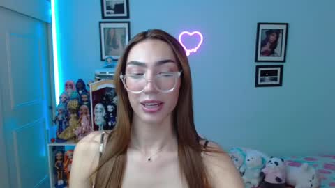 Snapshot of allisonblossom chatting on 01/25/25, 11:54 online show from 01/25/25, 11:54