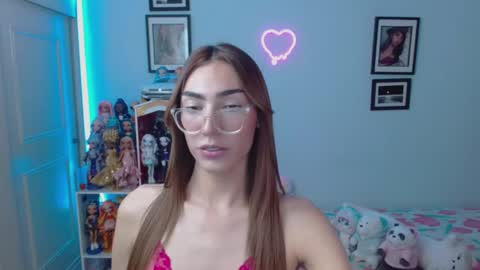 Snapshot of allisonblossom chatting on 01/29/25, 01:37 online show from 01/29/25, 01:37