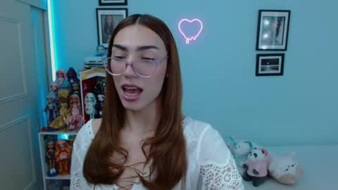 Snapshot of allisonblossom chatting on 02/05/25, 12:31 online show from 02/05/25, 12:31