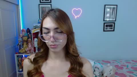 Snapshot of allisonblossom chatting on 02/28/25, 04:10 online show from 02/28/25, 04:10