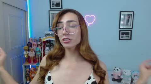 Snapshot of allisonblossom chatting on 03/05/25, 03:51 online show from 03/05/25, 03:51