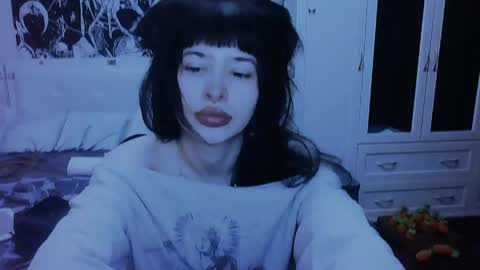 Snapshot of allisondeetz chatting on 05/19/26, 04:02 Alis online show from 05/19/26, 04:02