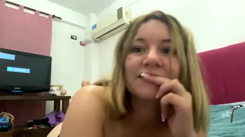 Snapshot of allisonlove2 chatting on 04/13/26, 05:02 allisonlove2 online show from 04/13/26, 05:02