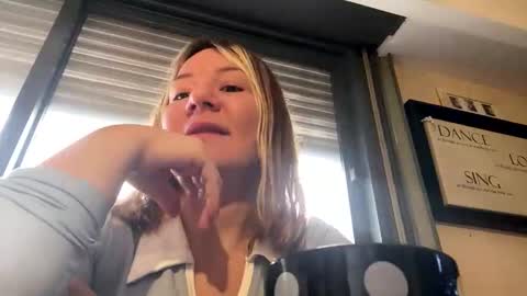 Snapshot of allisonlove2 chatting on 05/31/26, 02:57 allisonlove2 online show from 05/31/26, 02:57