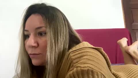 Snapshot of allisonlove2 chatting on 06/11/26, 02:53 allisonlove2 online show from 06/11/26, 02:53
