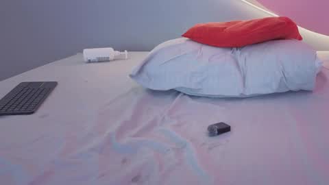 Snapshot of allisonroberts_ chatting on 06/03/26, 02:33 Alli online show from 06/03/26, 02:33