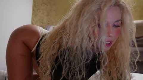 Snapshot of allissonhotbb chatting on 09/16/25, 06:09 allissonhotbb online show from 09/16/25, 06:09