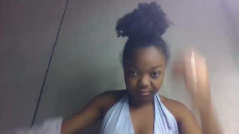 allizida01 online show from 05/19/26, 12:49