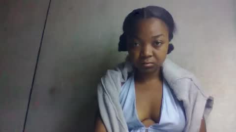allizida01 online show from 05/19/26, 01:56