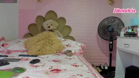 Snapshot of allondra_11 chatting on 11/12/25, 06:52 allondra online show from 11/12/25, 06:52