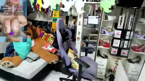 allsson_miller online show from 10/15/25, 07:03