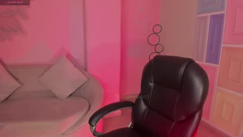 Snapshot of allyjensen chatting on 11/29/25, 10:18 Alisson online show from 11/29/25, 10:18