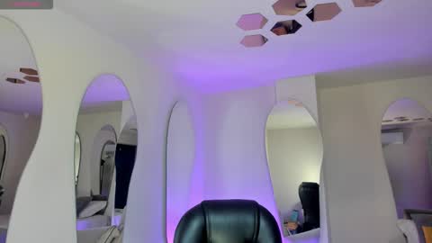 Snapshot of allyjensen chatting on 11/30/25, 10:19 Alisson online show from 11/30/25, 10:19