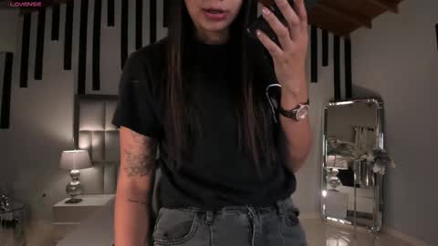 Snapshot of allyjensen chatting on 02/17/26, 10:12 Alisson online show from 02/17/26, 10:12