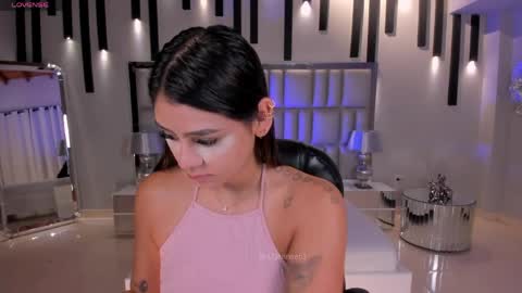 Snapshot of allyjensen chatting on 04/11/26, 10:19 Alisson online show from 04/11/26, 10:19