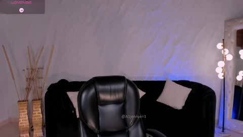 Snapshot of allyjensen chatting on 05/20/26, 10:21 Alisson online show from 05/20/26, 10:21