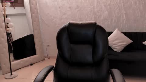 Snapshot of allyjensen chatting on 05/23/26, 10:08 Alisson online show from 05/23/26, 10:08
