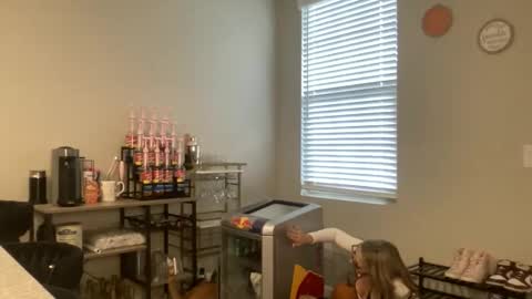 Ally Mae online show from 10/22/25, 04:51