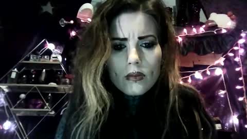 Snapshot of allymoon1369 chatting on 03/20/26, 09:25 allymoon1369 online show from 03/20/26, 09:25