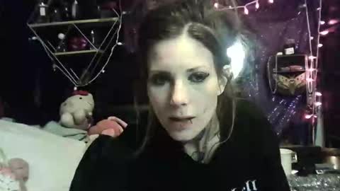 Snapshot of allymoon1369 chatting on 04/17/26, 03:09 allymoon1369 online show from 04/17/26, 03:09