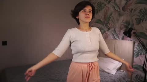 Snapshot of allynstuddard chatting on 12/15/25, 04:28 Emily online show from 12/15/25, 04:28