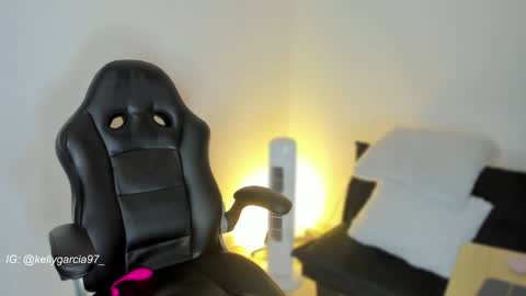 Kelly  online show from 12/11/24, 01:06