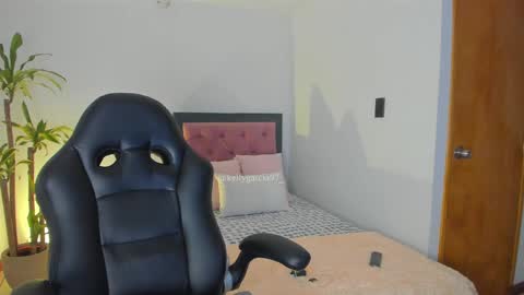 Kelly  online show from 09/22/25, 10:50