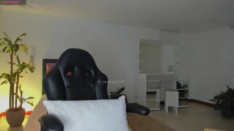 Kelly  online show from 09/30/25, 10:31