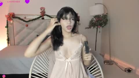 Allyson 3 online show from 01/02/25, 11:06