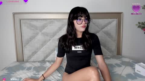 Allyson 3 online show from 02/01/25, 07:23