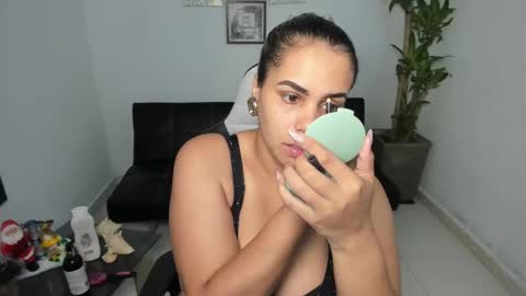 Snapshot of allyssann_smith chatting on 12/22/24, 01:34 allyssann online show from 12/22/24, 01:34