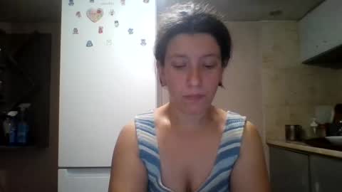 Snapshot of alma_amy chatting on 12/17/24, 09:05 Alma online show from 12/17/24, 09:05