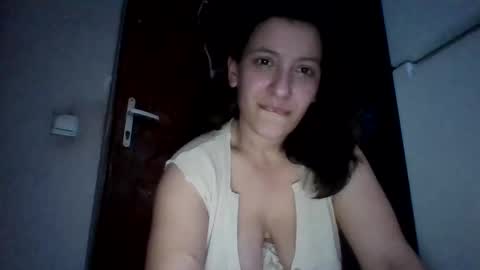 Snapshot of alma_amy chatting on 01/04/25, 08:48 Alma online show from 01/04/25, 08:48