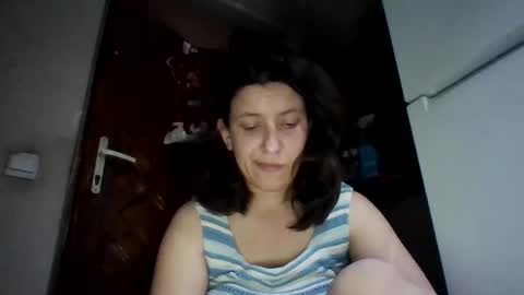 Snapshot of alma_amy chatting on 01/05/25, 08:52 Alma online show from 01/05/25, 08:52