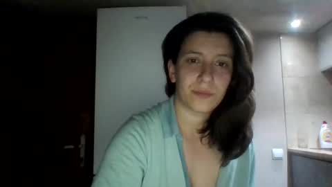 Snapshot of alma_amy chatting on 01/27/25, 09:00 Alma online show from 01/27/25, 09:00