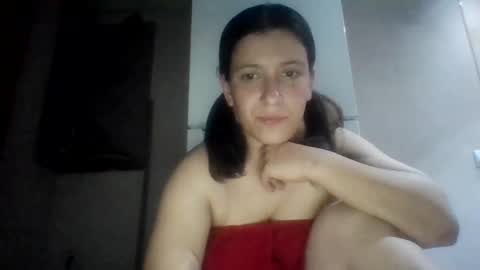 Snapshot of alma_amy chatting on 02/06/25, 09:17 Alma online show from 02/06/25, 09:17