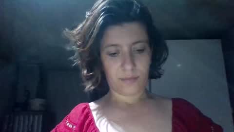 Snapshot of alma_amy chatting on 02/26/25, 10:20 Alma online show from 02/26/25, 10:20