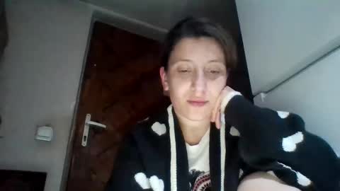 Snapshot of alma_amy chatting on 03/04/25, 09:00 Alma online show from 03/04/25, 09:00