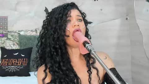 Alma Len online show from 10/19/25, 07:25