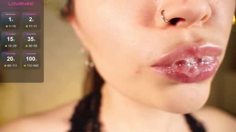 Snapshot of alma_yammy chatting on 12/03/25, 04:27 Alma online show from 12/03/25, 04:27