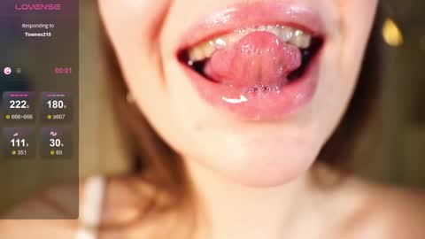 Snapshot of alma_yammy chatting on 12/14/25, 05:18 Alma online show from 12/14/25, 05:18