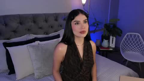 Mia online show from 05/20/26, 02:56