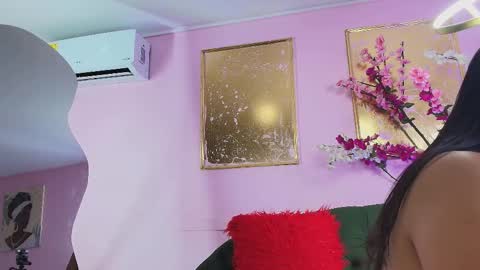 ALMENDRAEVANS online show from 11/16/25, 12:33