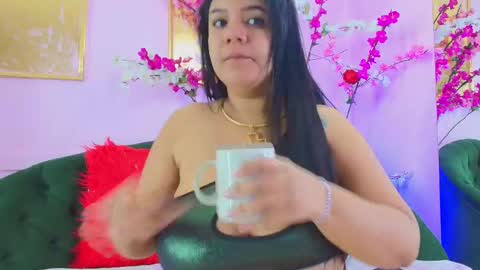 ALMENDRAEVANS online show from 11/22/25, 11:53