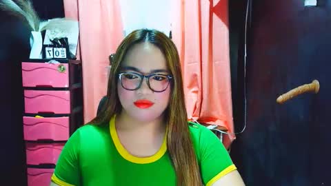 Almira online show from 02/08/26, 02:37