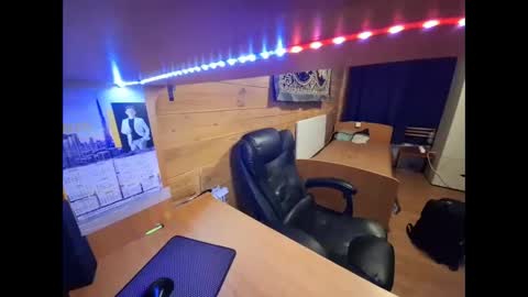 Snapshot of almirsex chatting on 11/02/25, 04:42 almirsex online show from 11/02/25, 04:42