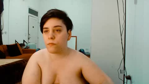 Snapshot of almondonwheels chatting on 10/02/25, 12:28 Almond online show from 10/02/25, 12:28